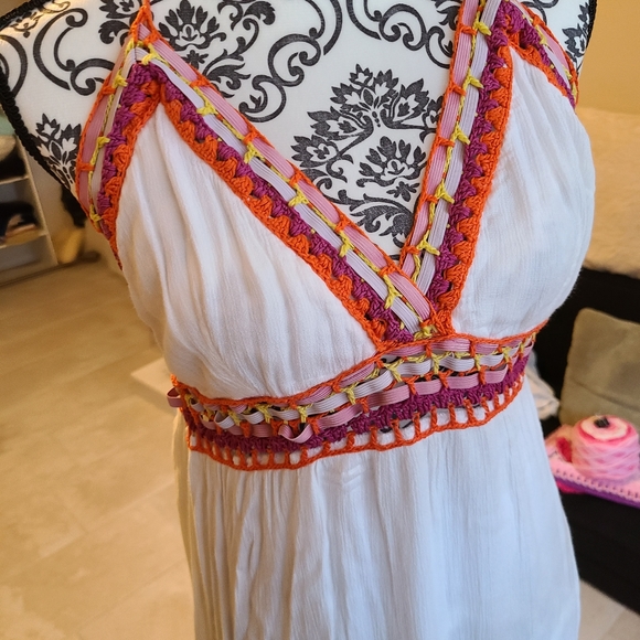 Dress - Picture 3 of 4